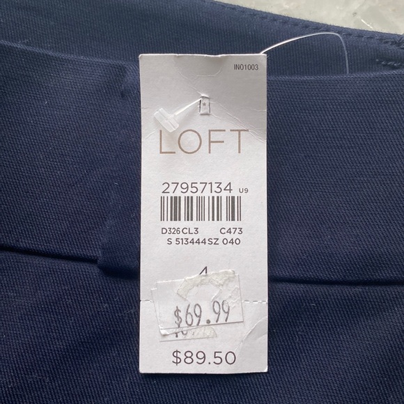 Ann Taylor Loft navy blue pants. Size 4 but fits like a size 6 curvy. - Picture 1 of 3